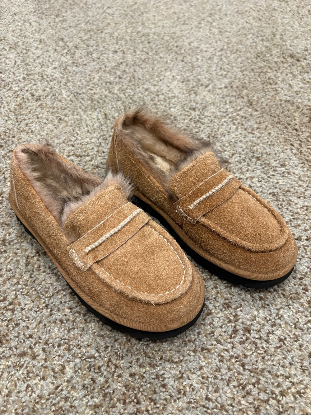 Ugg Ellis Loafer in Chestnut